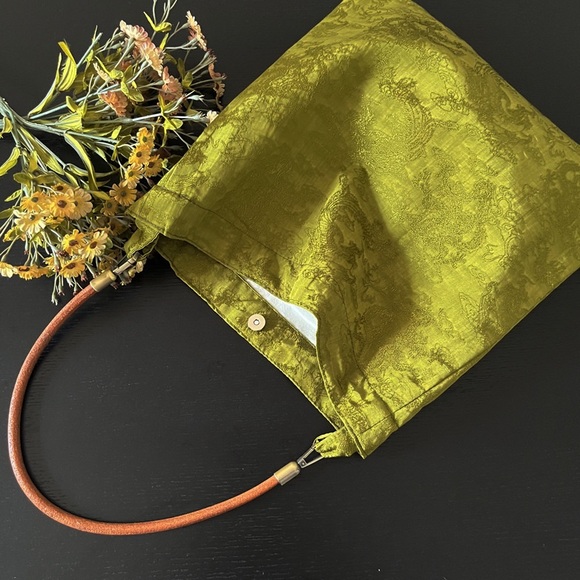 Embroidered shoulder bag, silk linen bag,vintage style,handle bag,tote bag - Picture 1 of 5